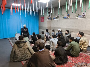 مراسم جشن میلاد حضرت زهرا(س) در مدرسه علمیه شیخ علیخان زنگنه برگزار شد+تصاویر