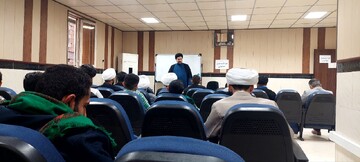 تصاویر/ دوره تربیت مربی حفظ قرآن برای طلاب و مربیان حلقه‌های حفظ خوزستان