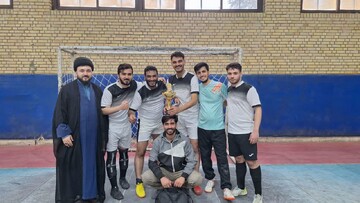 تیم فوتسال شهیدرییسی  مدرسه علمیه سردارین قزوین قهرمان جشنواره طلاب ورزشی استان شد