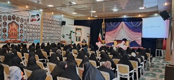 برکت‌ و خیرهای جهان، از وجود حضرت زهرا(س) سرچشمه می‌گیرد/ محور هستی، وجود حضرت فاطمه زهرا(س) است