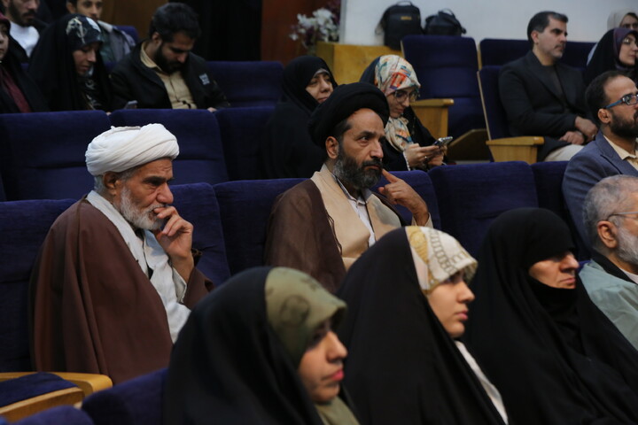 تصاویر / آیین اختتامیه پنجمین کنگره ملّی شعر حضرت مادر در اصفهان