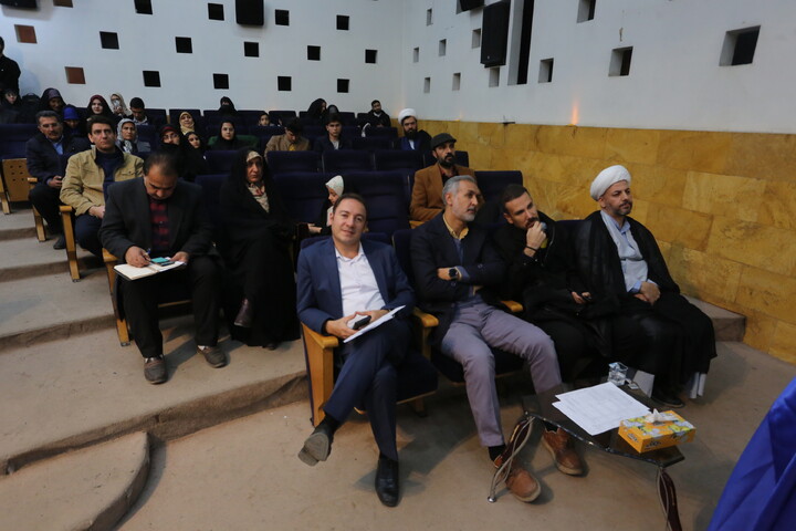 تصاویر / آیین اختتامیه پنجمین کنگره ملّی شعر حضرت مادر در اصفهان