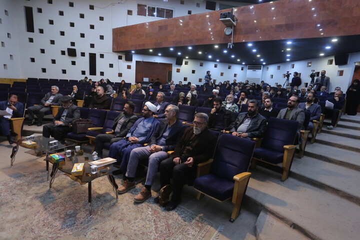 تصاویر / آیین اختتامیه پنجمین کنگره ملّی شعر حضرت مادر در اصفهان