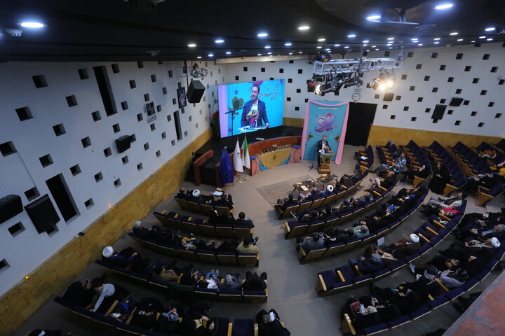 تصاویر / آیین اختتامیه پنجمین کنگره ملّی شعر حضرت مادر در اصفهان