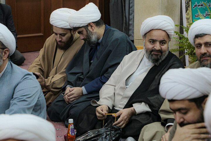 تصاویر/جشن ولادت حضرت زهرا سلام‌الله‌علیها در مدرسه علمیه آیت‌الله آخوند همدان