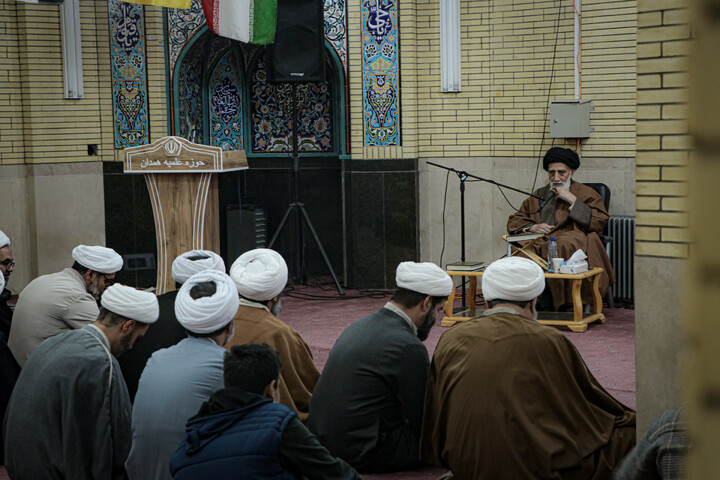 تصاویر/جشن ولادت حضرت زهرا سلام‌الله‌علیها در مدرسه علمیه آیت‌الله آخوند همدان
