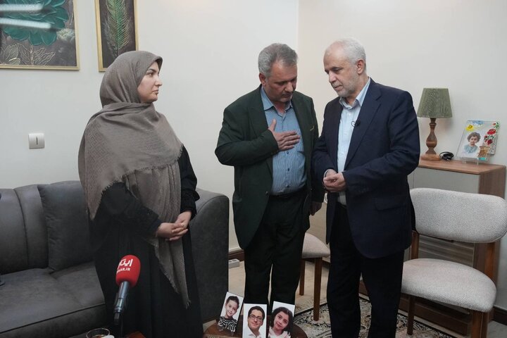 تصاویر/ دیدار رئیس بنیاد شهید با خانواده شهیدان زینلی