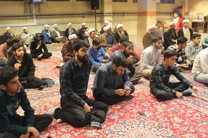 تصاویر/مراسم ولادت حضرت فاطمه(س)و گرامیداشت مقام مادر و روز زن در مدرسه علمیه امام صادق (ع)قروه