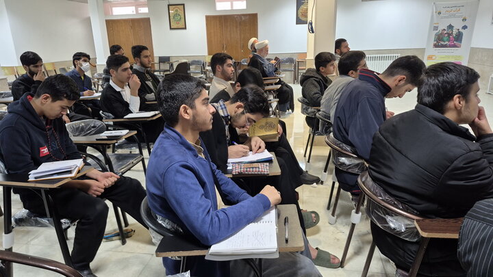 تصاویر/ تربیت مربی نهج‌البلاغه طلاب ممتاز مدرسه علمیه امام خمینی(ره) کاشان