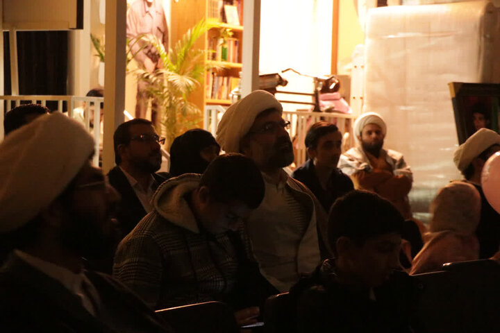 تصاویر/ ویژه‌برنامه بازدید از خانه موزه شهیدان زین الدین به همراه  اکران فیلم سینمایی مجنون