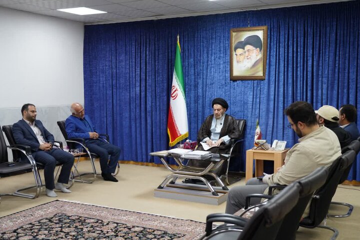 تصاویر/دیدار دبیرکل شبکه راهبردی یاران انقلاب (شریان) و نماینده مردم تهران در مجلس و دیگر همکاران این شبکه با نماینده ولی فقیه در استان لرستان