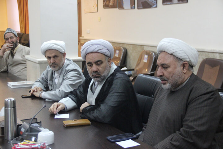 تصاویر / نشست هماهنگی برنامه های هفته وحدت حوزه ودانشگاه