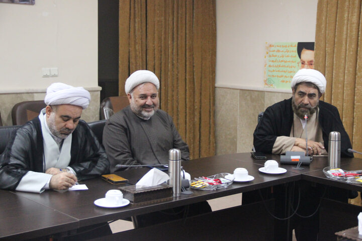 تصاویر / نشست هماهنگی برنامه های هفته وحدت حوزه ودانشگاه