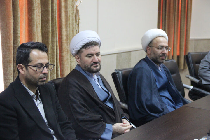 تصاویر / نشست هماهنگی برنامه های هفته وحدت حوزه ودانشگاه