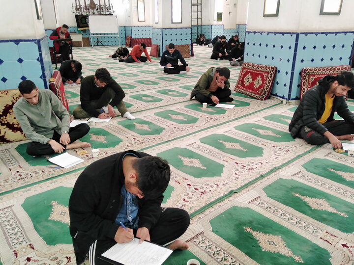 تصاویر/ آغاز امتحانات جنبی و مطالعاتی مدرسه علمیه آیت‌الله مدنی کاشانی(ره)