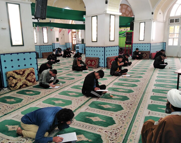 تصاویر/ آغاز امتحانات جنبی و مطالعاتی مدرسه علمیه آیت‌الله مدنی کاشانی(ره)