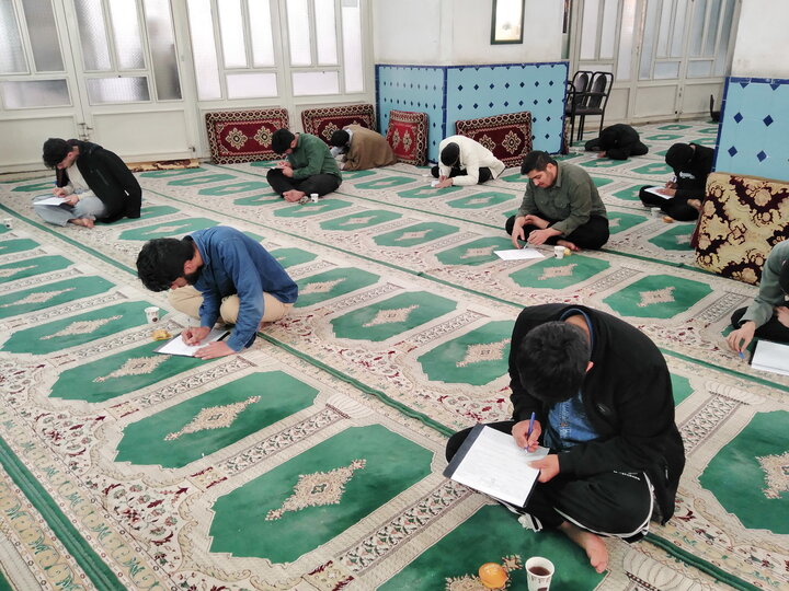 تصاویر/ آغاز امتحانات جنبی و مطالعاتی مدرسه علمیه آیت‌الله مدنی کاشانی(ره)