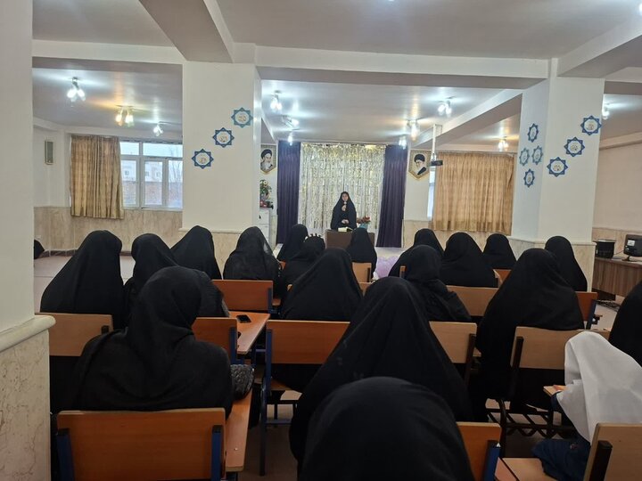 تصاویر/ مراسم جشن ولادت حضرت زهرا سلام الله علیها در مدرسه علمیه خواهران سلماس