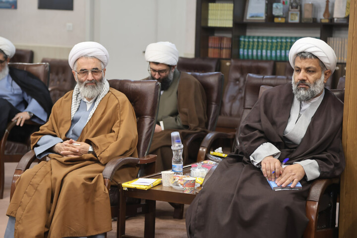 تصاویر / نشست هم اندیشی ائمه جمعه استان همدان با مدیرعامل شرکت گاز استان همدان