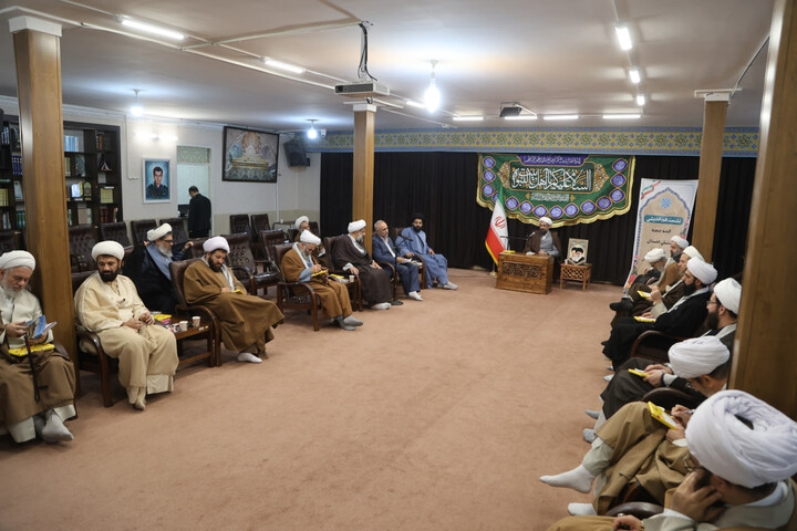 تصاویر / نشست هم اندیشی ائمه جمعه استان همدان با مدیرعامل شرکت گاز استان همدان