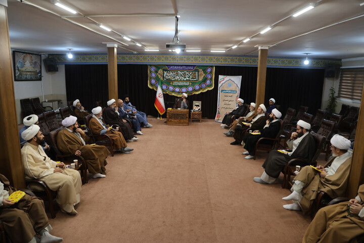 تصاویر / نشست هم اندیشی ائمه جمعه استان همدان با مدیرعامل شرکت گاز استان همدان