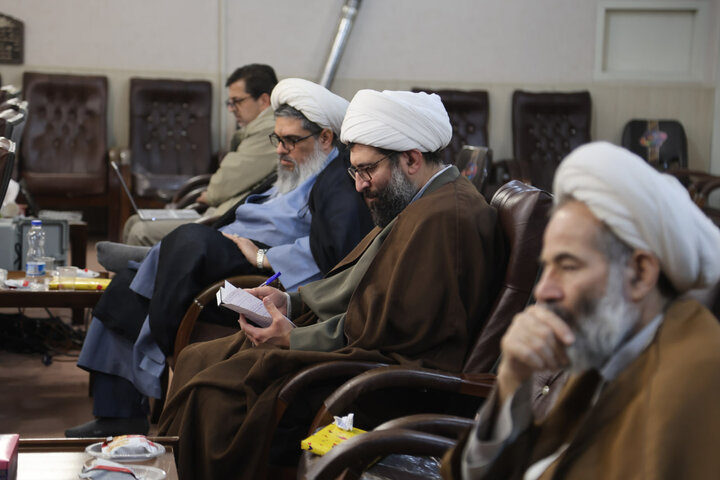 تصاویر / نشست هم اندیشی ائمه جمعه استان همدان با رئیس ستاد اقامه نماز همدان