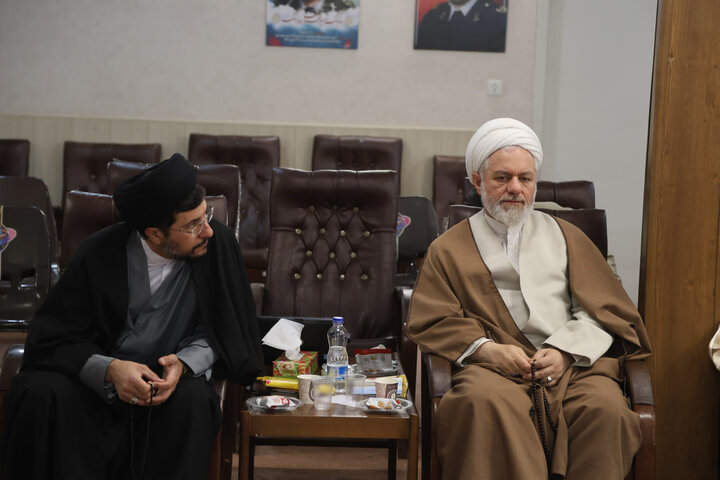 تصاویر / نشست هم اندیشی ائمه جمعه استان همدان با رئیس ستاد اقامه نماز همدان