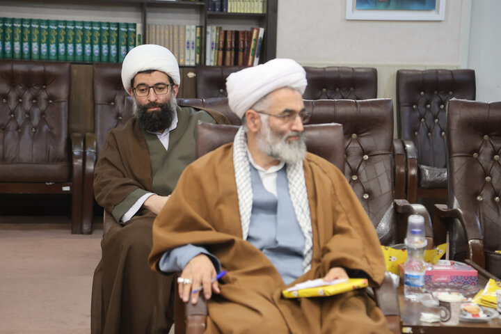 تصاویر / نشست هم اندیشی ائمه جمعه استان همدان با رئیس ستاد اقامه نماز همدان