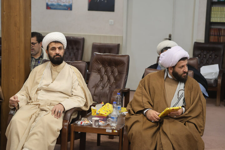 تصاویر / نشست هم اندیشی ائمه جمعه استان همدان با رئیس ستاد اقامه نماز همدان