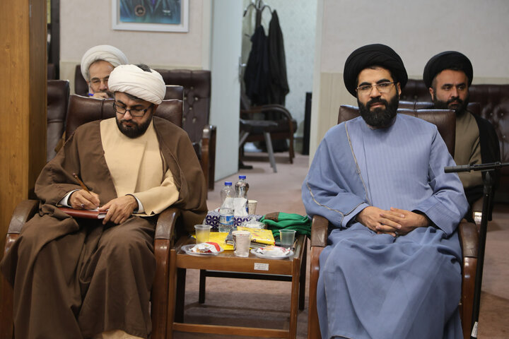 تصاویر / نشست هم اندیشی ائمه جمعه استان همدان با رئیس ستاد اقامه نماز همدان