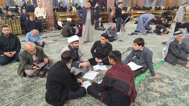 تصاویر / برگزاری کلاس درس طلاب مدرسه علمیه شیخ علیخان زنگنه تویسرکان در بین الحرمین