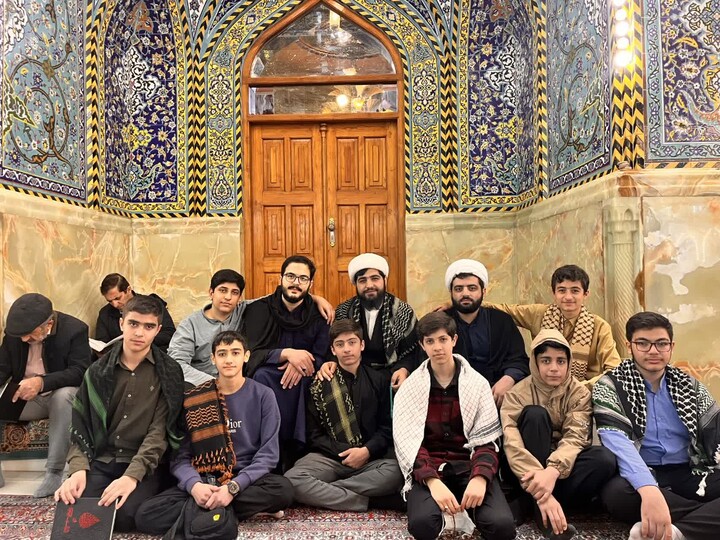 تصاویر / برگزاری کلاس درس طلاب مدرسه علمیه شیخ علیخان زنگنه تویسرکان در بین الحرمین