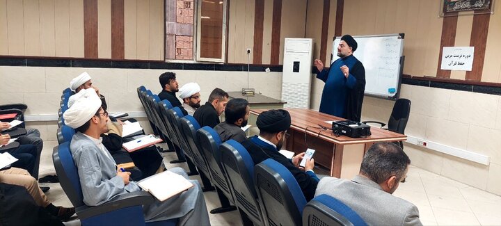 تصاویر/دوره تربیت مربی حفظ قرآن برای طلاب و مربیان حلقه‌های حفظ آغاز شد