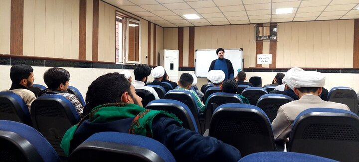 تصاویر/دوره تربیت مربی حفظ قرآن برای طلاب و مربیان حلقه‌های حفظ آغاز شد