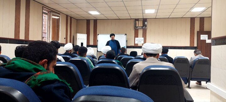 تصاویر/دوره تربیت مربی حفظ قرآن برای طلاب و مربیان حلقه‌های حفظ آغاز شد