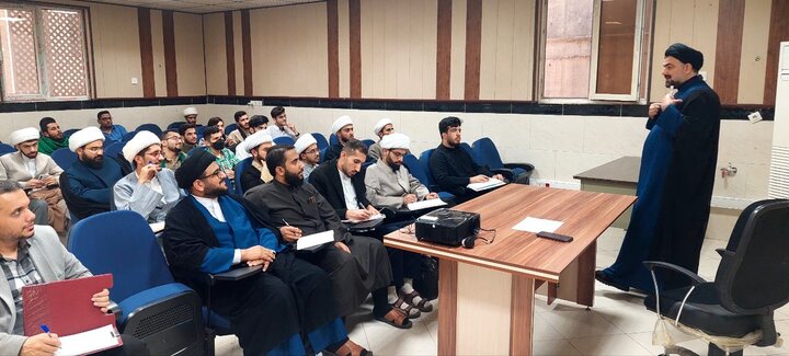 تصاویر/دوره تربیت مربی حفظ قرآن برای طلاب و مربیان حلقه‌های حفظ آغاز شد