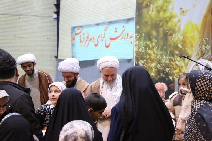 تصاویر / مراسم جشن بزرگ ولادت حضرت زهرا سلام الله علیها و روز مادر در اسدآباد