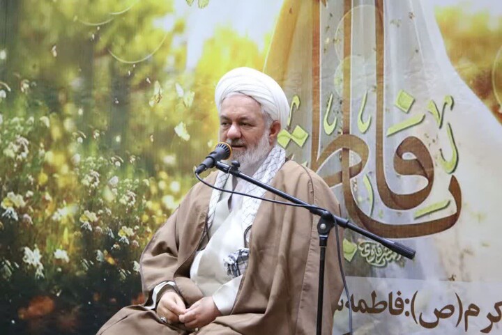 تصاویر / مراسم جشن بزرگ ولادت حضرت زهرا سلام الله علیها و روز مادر در اسدآباد