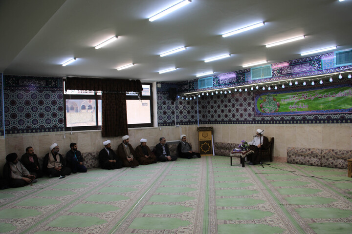 تصاویر| سخنرانی آیت الله شب زنده دار در مرکز مدیریت حوزه علمیه اصفهان