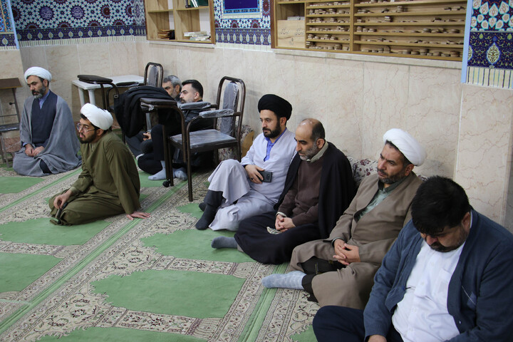 تصاویر| سخنرانی آیت الله شب زنده دار در مرکز مدیریت حوزه علمیه اصفهان