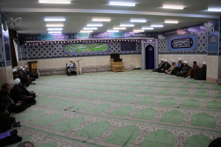 تصاویر| سخنرانی آیت الله شب زنده دار در مرکز مدیریت حوزه علمیه اصفهان