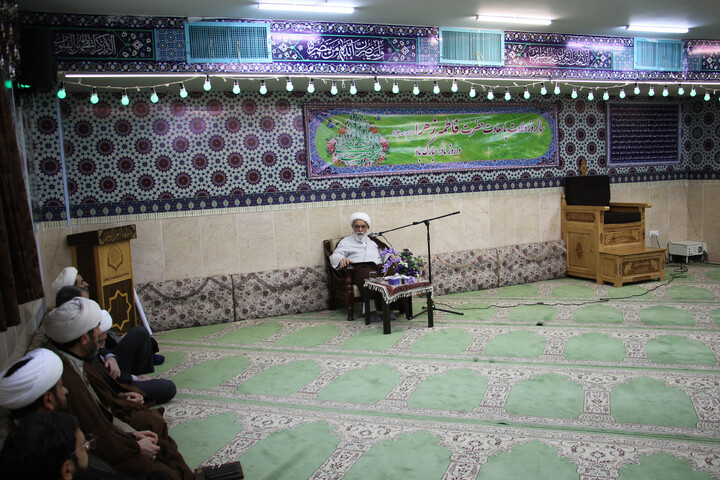 تصاویر| سخنرانی آیت الله شب زنده دار در مرکز مدیریت حوزه علمیه اصفهان