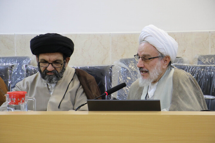 تصاویر| نشست مدیران مراکز حوزوی اصفهان با آیت الله شب زنده دار