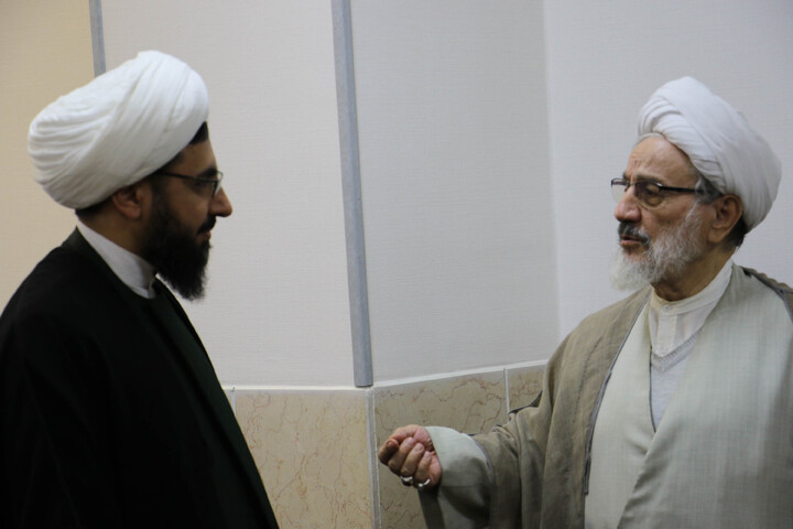 تصاویر| نشست مدیران مراکز حوزوی اصفهان با آیت الله شب زنده دار