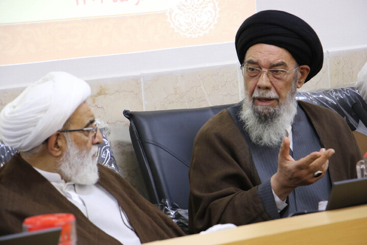 تصاویر| نشست مدیران مراکز حوزوی اصفهان با آیت الله شب زنده دار