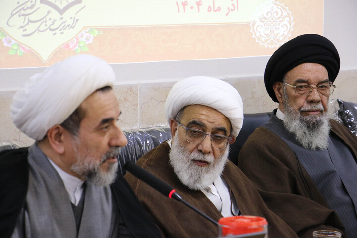 تصاویر| نشست مدیران مراکز حوزوی اصفهان با آیت الله شب زنده دار