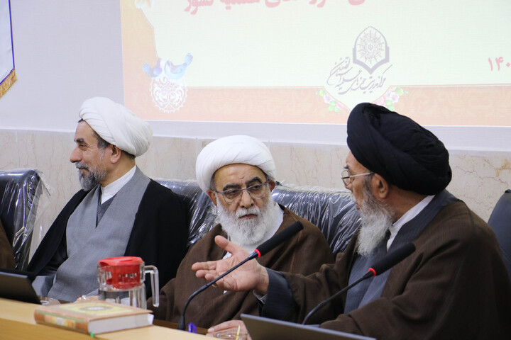تصاویر| نشست مدیران مراکز حوزوی اصفهان با آیت الله شب زنده دار