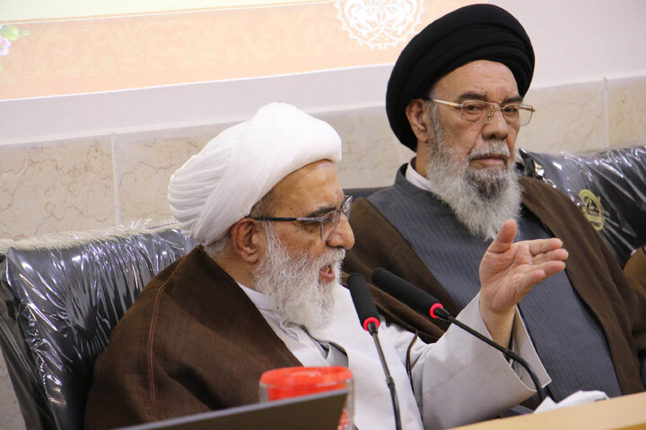 تصاویر| نشست مدیران مراکز حوزوی اصفهان با آیت الله شب زنده دار