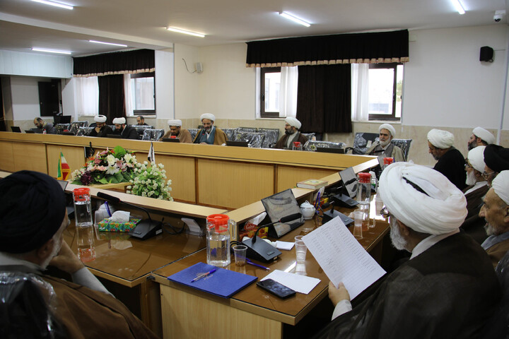 تصاویر| نشست مدیران مراکز حوزوی اصفهان با آیت الله شب زنده دار