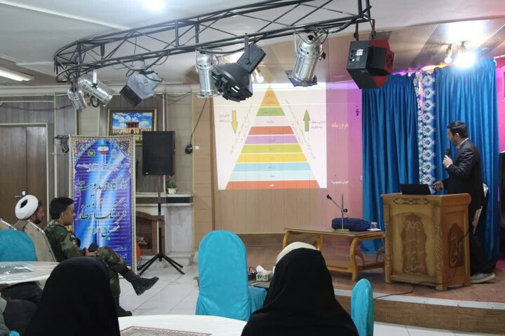 تصاویر| دوره بصیرت ویژه خانواده‌های مرکز آموزش هوانیروز شهید وطن پور اصفهان